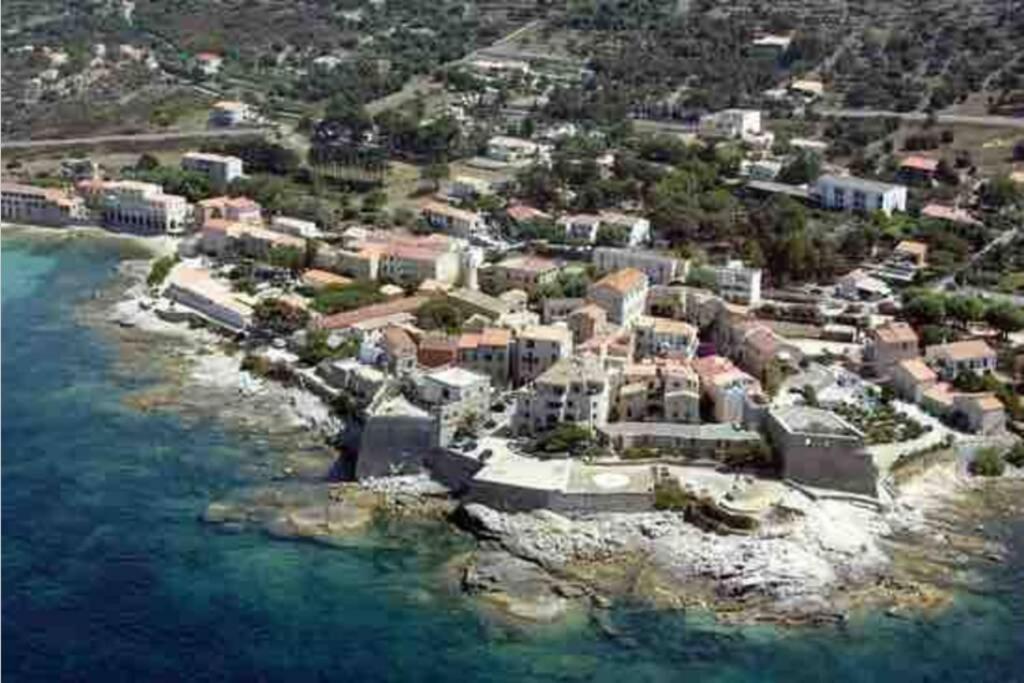 Studio Tout Equipe De 27M2, A 100M De La Mer, Et 500M Des Commerces Algajola  Eksteriør billede